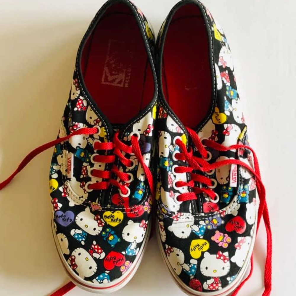 VANS Hello Kitty tennis shoes canvas sneakers 8 - Picture 3 of 6